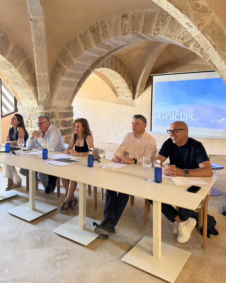 fehif's tweet photo. FEHIF celebró ayer su Asamblea General Ordinaria 2026 en el Parador de Ibiza, una jornada marcada por la unidad del sector, la ratificación por unanimidad del modelo “un establecimiento, un voto” y la nueva etapa organizativa de la Federación.

#FEHIF #Ibiza #Turismo https://t.co/6NADVHb3bT