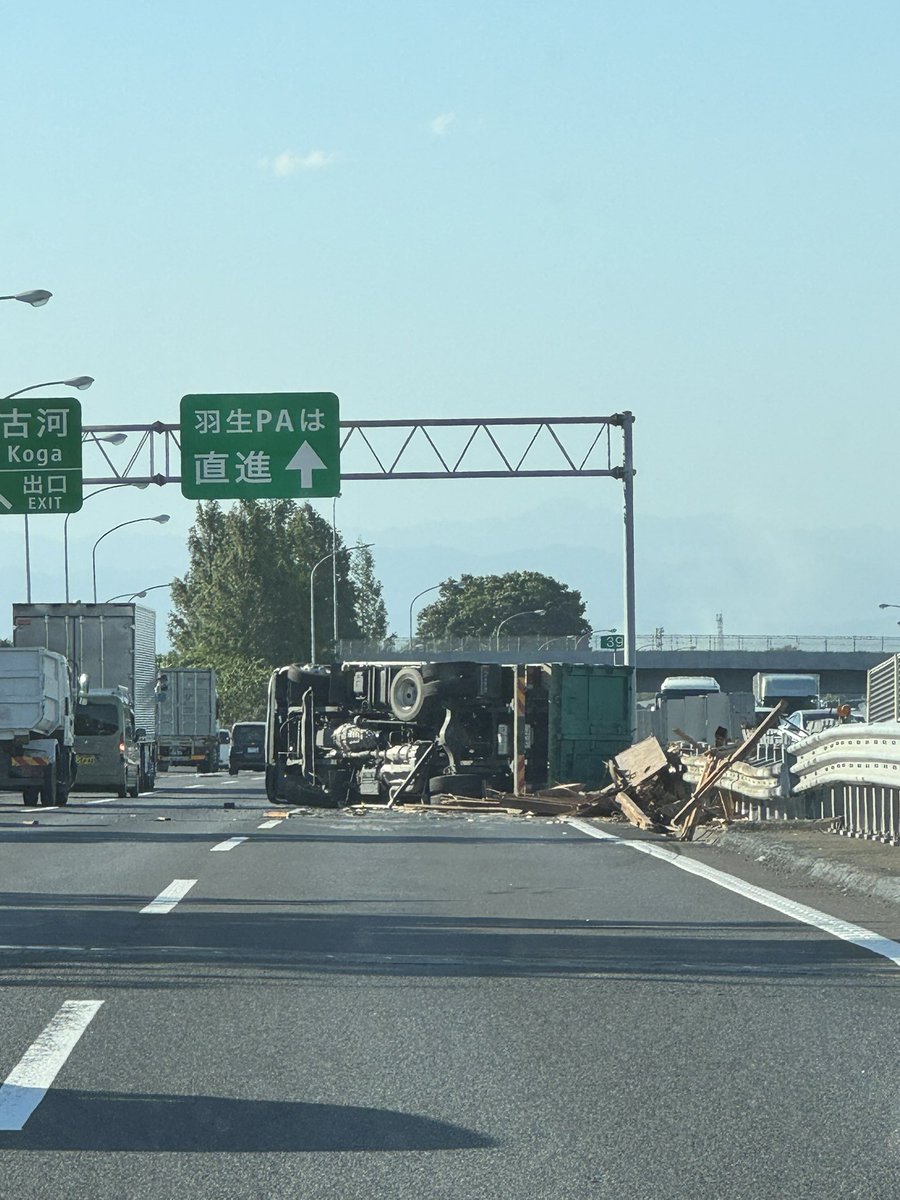 zn5886's tweet photo. はい
東北道 https://t.co/I5a1C914Td