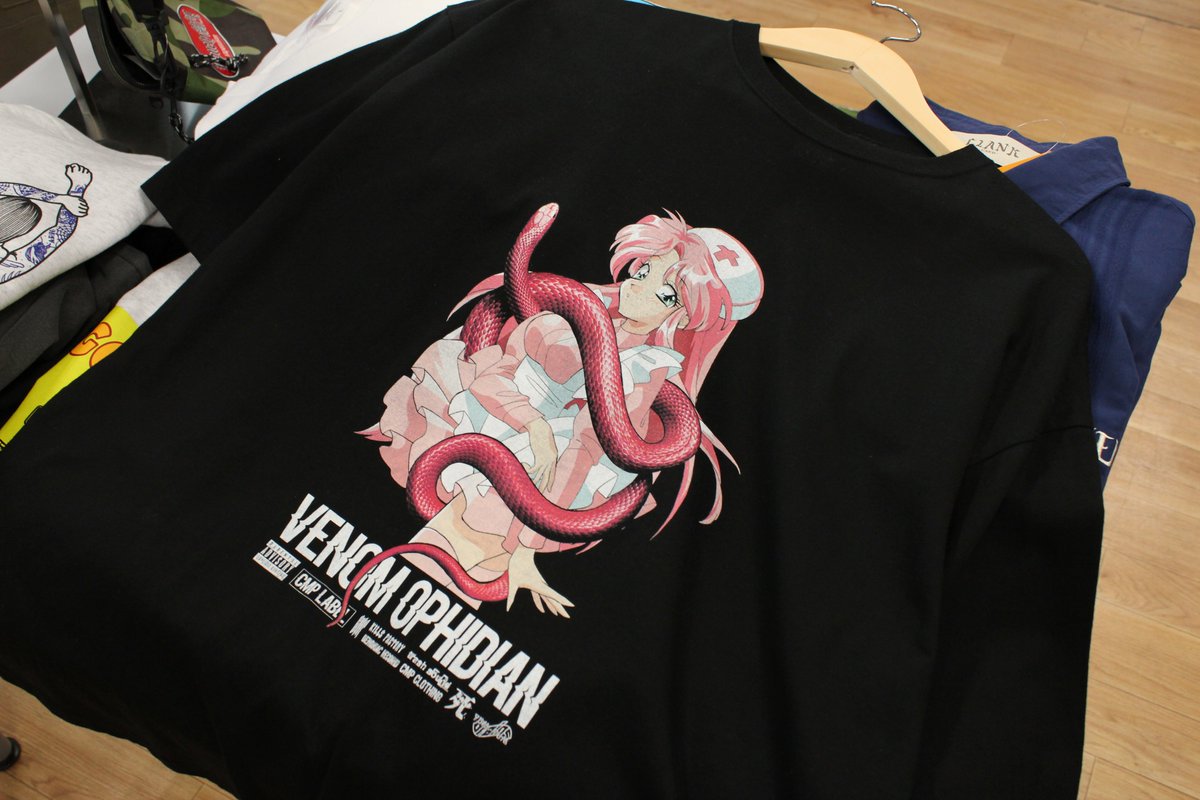 FUNKSAPPORO's tweet photo. 【Pick up!!!】
#cmplabel より
毒薬と蛇 oversized T-shirt

price 5,300tax in
size XL

店頭、通販ともに販売中です。

通販▼
https://t.co/kjyebPTutj

#funksapporo #90s #90sanime https://t.co/gNkIdUelsC