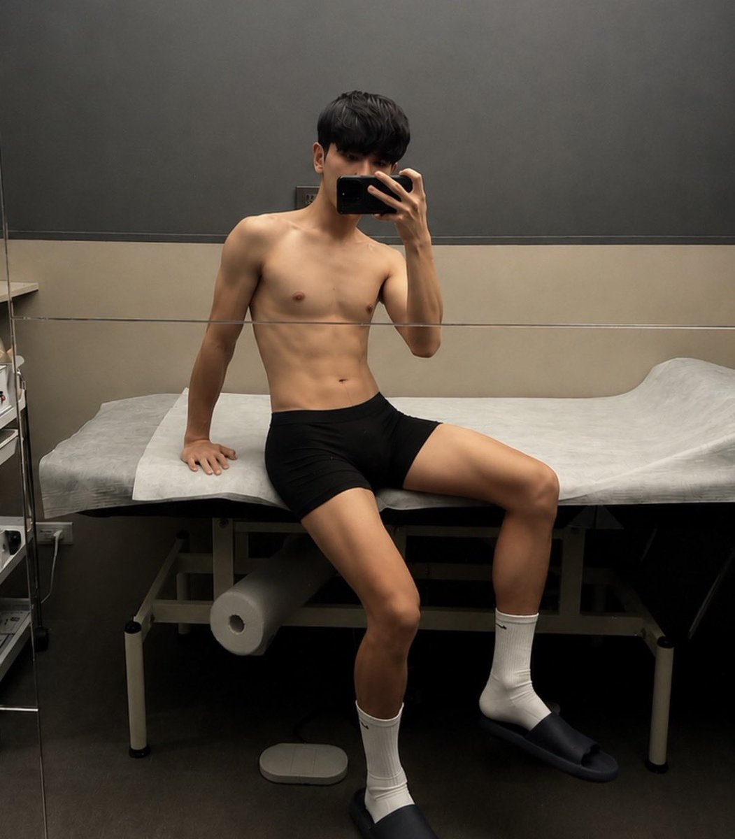 afuuuchen's tweet photo. 能不能改掉一勃起就開擼的壞習慣 https://t.co/h81QQgx0KQ