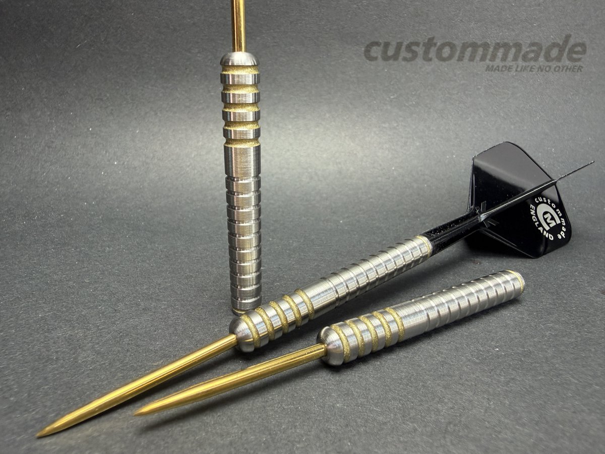 CustomMadeDarts's tweet photo. 23g - 6.80mm Dia x 50.00mm Long
Grip - Purist / Cross
#darts #custommadedarts #madelikenoother #custommade #customdarts #custombarrel #customdart #bespoke #beunique #beinspired #madeinbritain 🇬🇧
https://t.co/teJqUxMt2f https://t.co/VveRHngHee