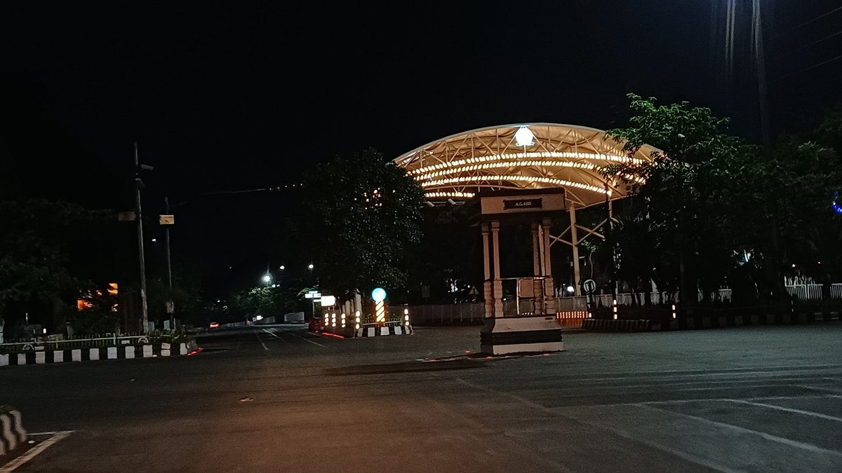 SambitRout18's tweet photo. Night view!!

📍AG Sqare, Bhubaneswar 

#Bhubaneswar #nightvibes #trafficpost #Odisha 

@manas_muduli https://t.co/u7VYCfjxXY