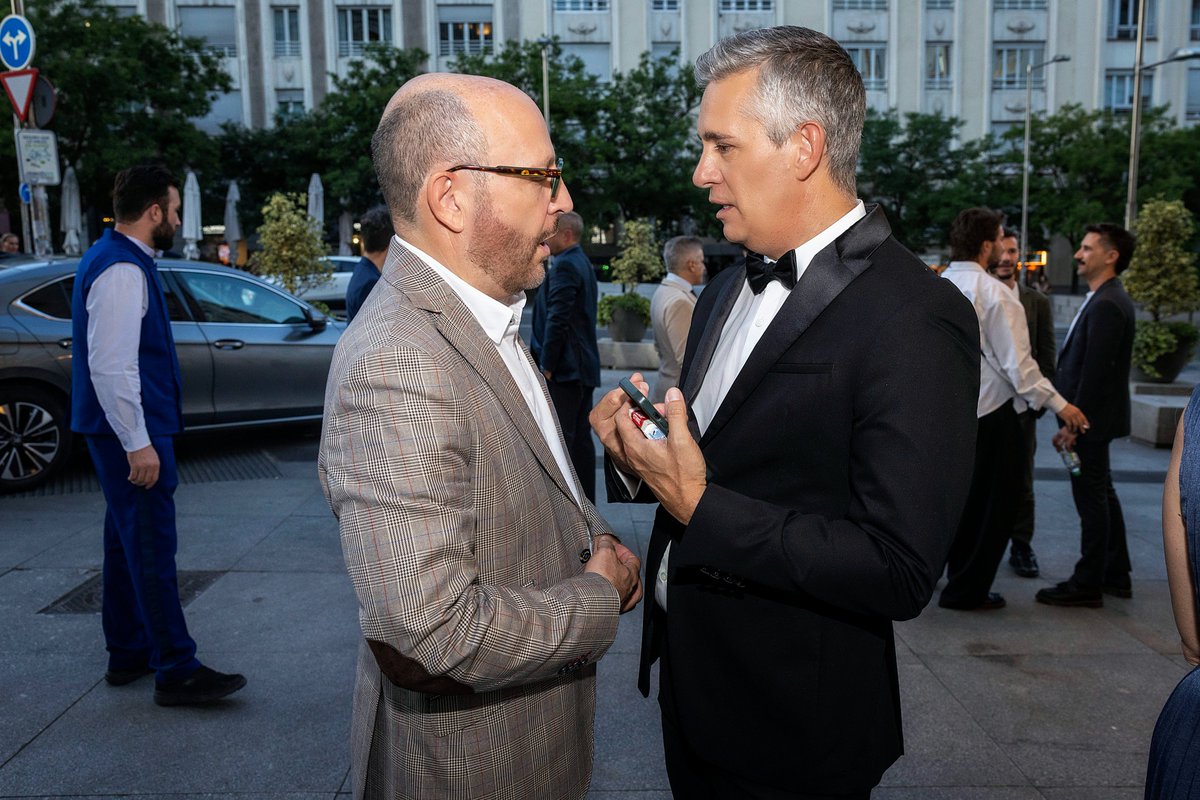 fernandezsj's tweet photo. Un año más en la gala de los Premios Diversa 2026, acompañando a @InmaSanzO en la entrega del premio que otorga @MADRID a la Fundación EDDY-G.

De la mano de la fundación seguimos recuperando y fortaleciendo proyectos de vida como parte de las políticas públicas de diversidad que el Consistorio ha puesto en marcha.

El premio que he entregado al futbolista Pascal Kaiser ha sido un reconocimiento a la lucha contra la LGTBIfobia desde la acción y el corazón. 

+info: https://t.co/gHQaiu5JCJ