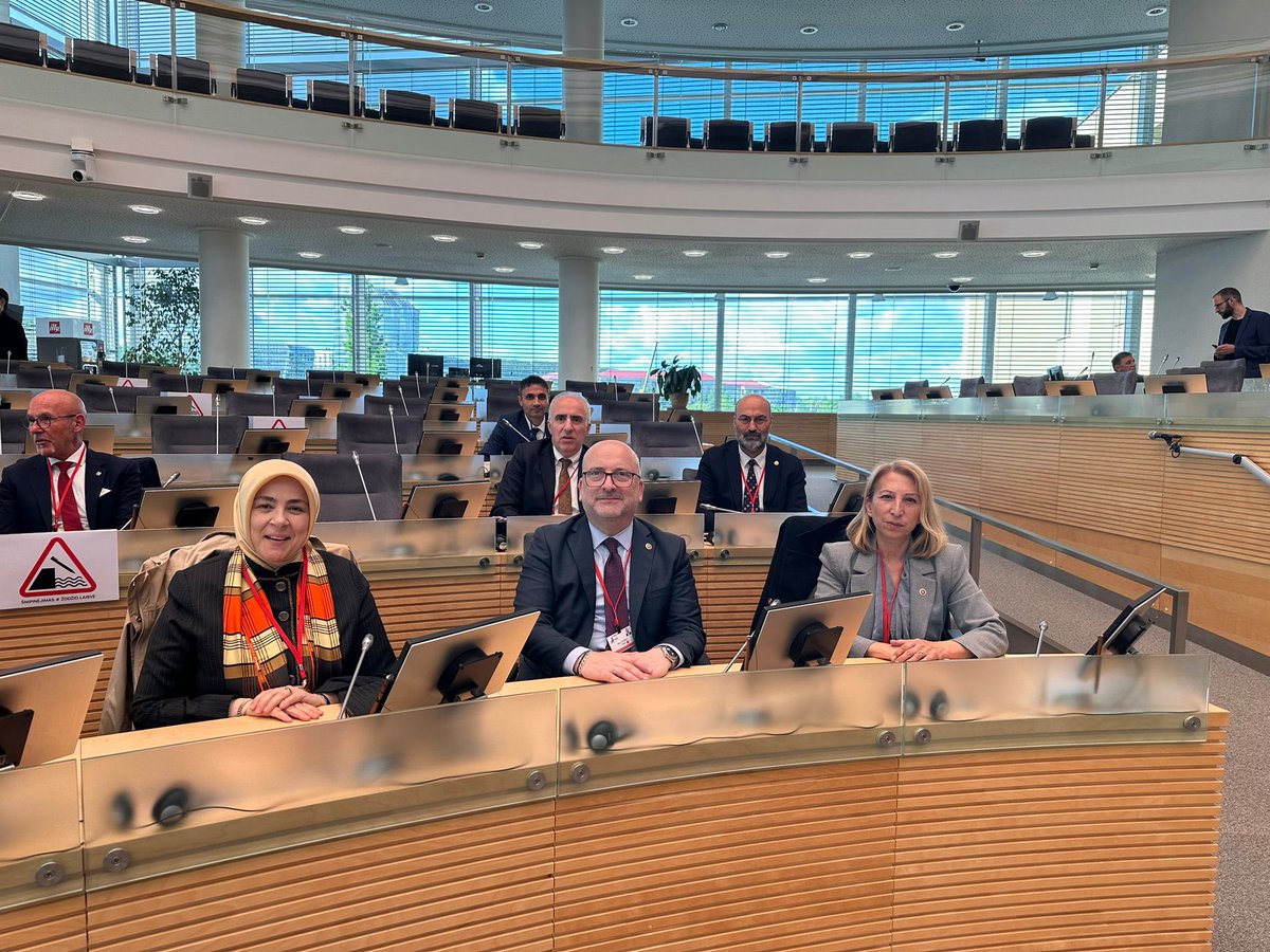 AzmiMustafaKaya's tweet photo. TBMM - NATO Parlamenter Asamblesi (NATOPA) üyeleri olarak Bahar Genel Kurulu için Litvanya’dayız.

Vilnius Büyükelçimiz Sn. Esra Toplu’nun daveti üzerine elçiliğimizde heyet olarak diplomatlarımızla bir araya geldik. 

Nazik misafirperverlikleri için teşekkür eder, başarılı çalışmalarının devamını dilerim.