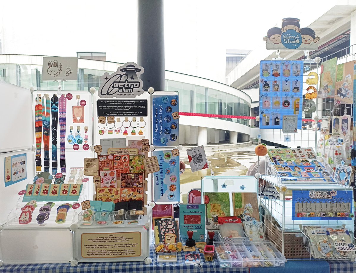 TsuKitsune77's tweet photo. Hemlo👋,
I'm here at Kala Rasa (Promenade, TIM) table 10 w @chwetokki and @choiwareun . 😃

Will be here throughout the weekend~ 
Do come visit if u get any spare time. Thx! 🥰 https://t.co/c42iUubXFy