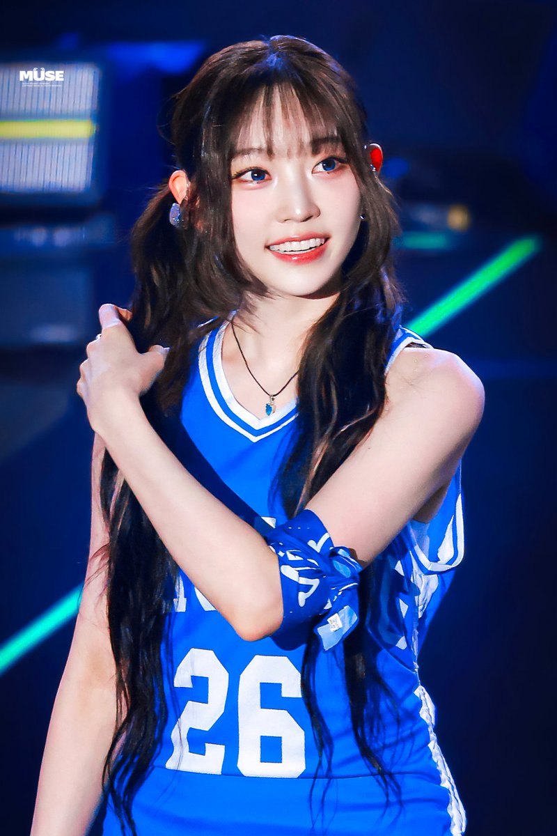 muse_youngseo's tweet photo. 260527 한양대 축제 

#영서 #YOUNGSEO 
#ALLDAYPROJECT #ADP #올데이프로젝트 https://t.co/Bm41I0AND1