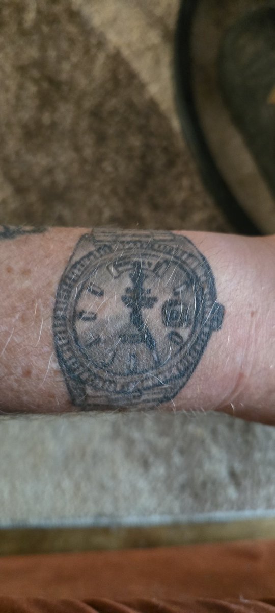 MariodeJong2's tweet photo. @Vincentgdevlugt Ik heb deze. Altijd op tijd,
Voor een biertje.🤣😎 https://t.co/4roVxgTNde
