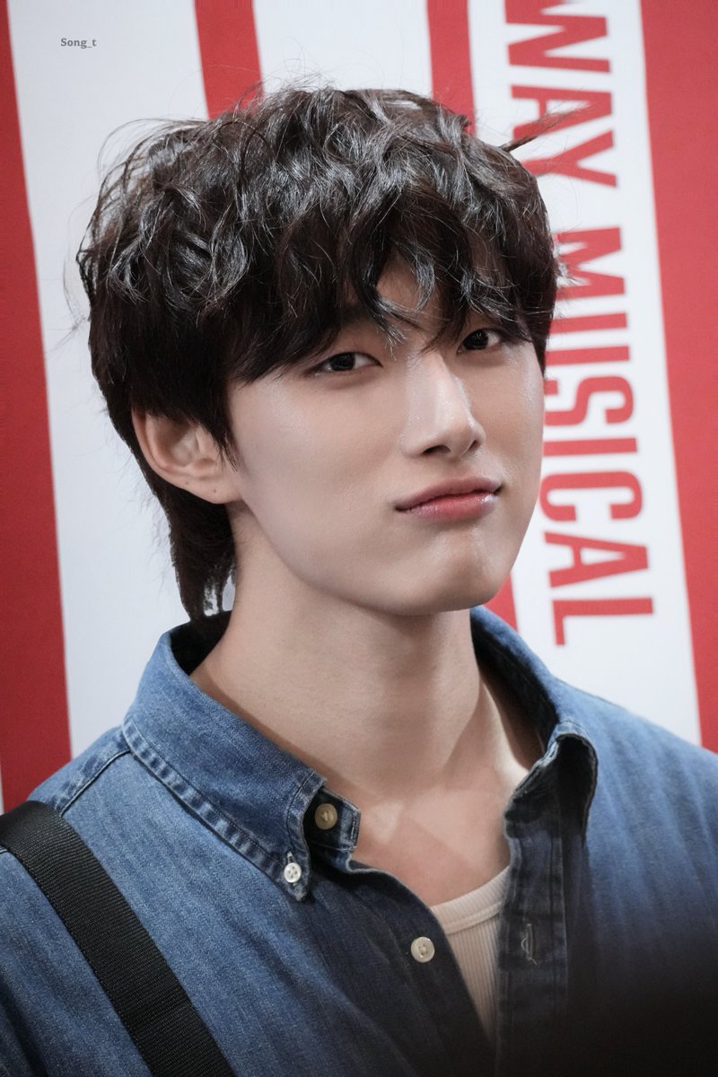 Songt0701's tweet photo. 뮤지컬 <걸프렌드> 막공 20260527
 🥰💙
#OMEGA_X #오메가엑스 
#재한 #JAEHAN https://t.co/4rA8HZrwOL