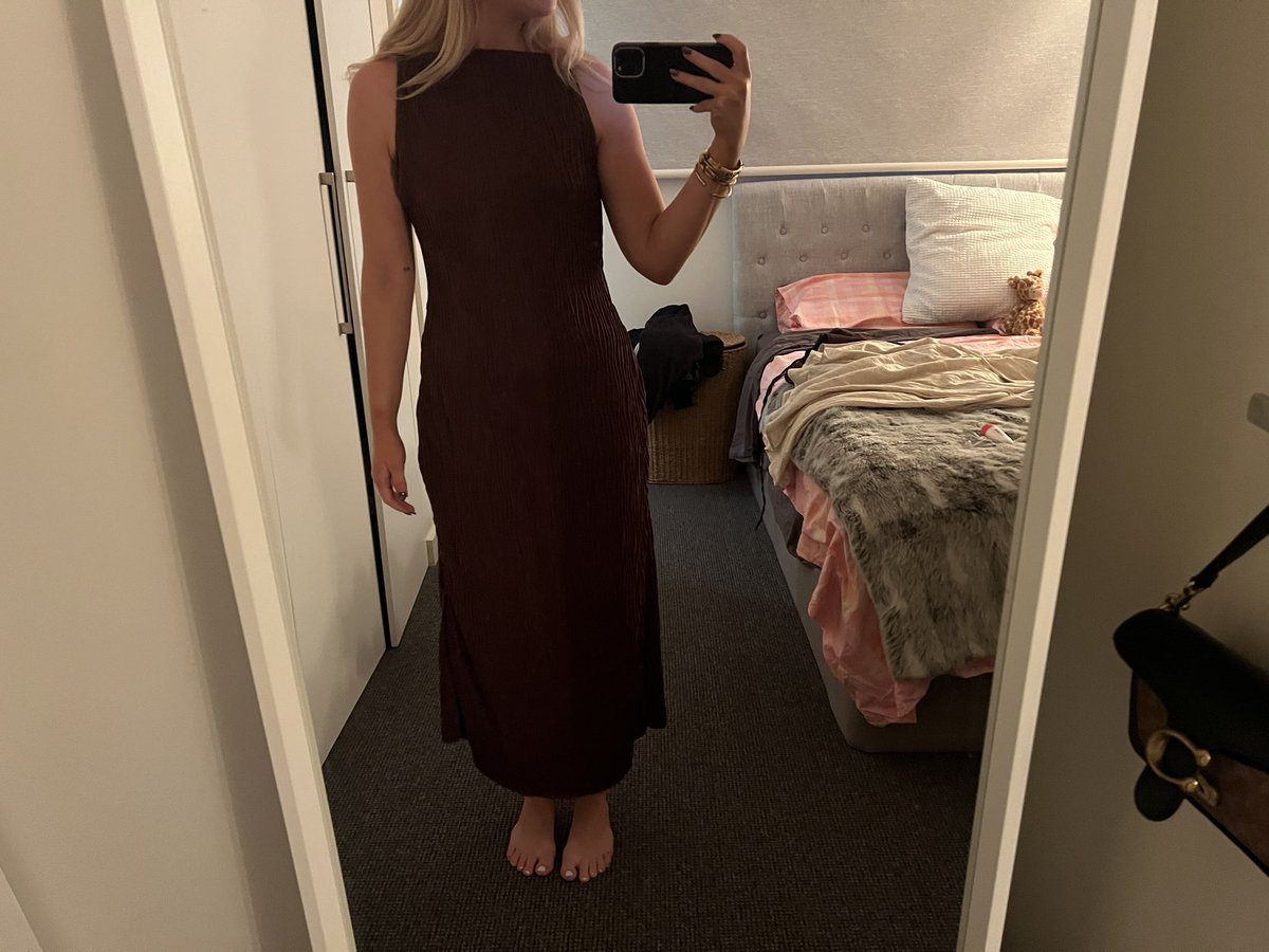 lanarune's tweet photo. long dress or short dress for dinner and drinks https://t.co/GpKuUhAcJ4