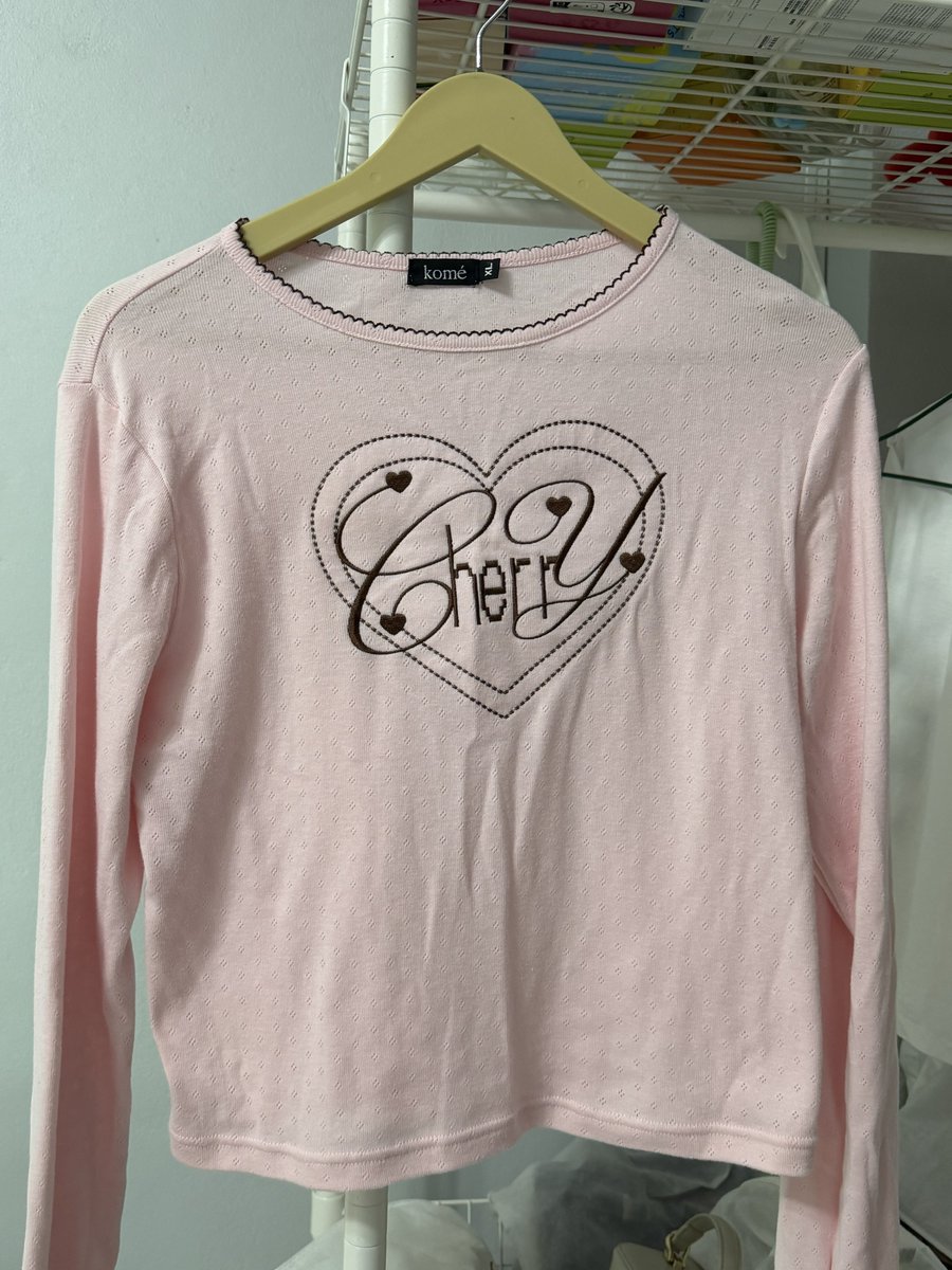 onyourt_y's tweet photo. kome.offi เสื้อคอกลมแขนยาว (size xl) 🎀
ซื้อเก็บ ไม่เคยใส่ค่า✨
250 ส่งฟรี 

#ส่งต่อkome #เสื้อผ้ามือ2 #เสื้อผ้ามือสอง #ส่งต่อเสื้อผ้า #ส่งต่อเสื้อผ้ามือ2 #ส่งต่อstylist #ส่งต่อcintage #ส่งต่อbeming #โล๊ะตู้ https://t.co/K9SvZWTgdn