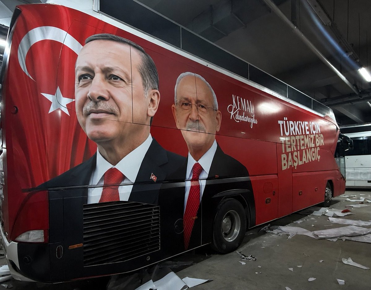 alionlinemi's tweet photo. Genel Başkanımız Sayın Kemal Kılıçdaroğlunun ülkeye temiz bir başlangıç yapacak yeni otobüsü hayırlı olsun. https://t.co/vd6ZLjnlnB
