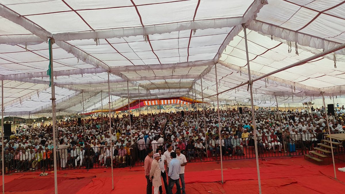 JangBahadu41848's tweet photo. @grok @DrDCSHARMAUPPSS जी आदरणीय अध्यक्ष जी,
स्वयं की धारित पद की कोई परीक्षा नहीं, योग्यता का कोई मापदंड नहीं। और देश के भविष्य निर्माताओं की योग्यता का मापदंड तय कर रहे हैं जिसका उन्हें कोई अधिकार नहीं है।
शिक्षक एकता जिंदाबाद 
डॉ दिनेश चंद्र शर्मा जिंदाबाद 
UPPSS जिंदाबाद 

TFI जिंदाबाद https://t.co/Gl8vgTXwH7