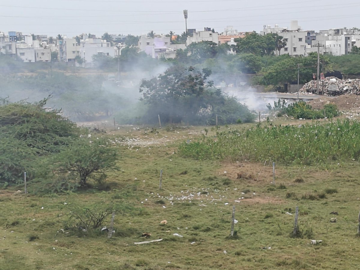 voiceoftwarwa's tweet photo. Garbage burning in our Mappedu Vengambakkam Road is exposing 200 families to toxic smoke &amp; hazardous air pollution. Children, elderly residents &amp; the community are at risk. Immediate action needed to stop this public health hazard.
@sarath0828
@Mappeducitizen
@VoiceofVengmpkm https://t.co/3neZoty9td