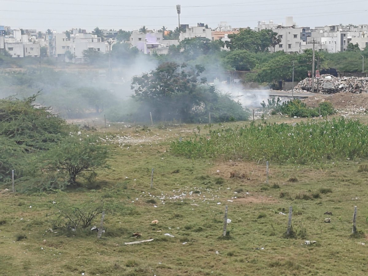 voiceoftwarwa's tweet photo. Garbage burning in our Mappedu Vengambakkam Road is exposing 200 families to toxic smoke &amp; hazardous air pollution. Children, elderly residents &amp; the community are at risk. Immediate action needed to stop this public health hazard.
@sarath0828
@Mappeducitizen
@VoiceofVengmpkm https://t.co/3neZoty9td