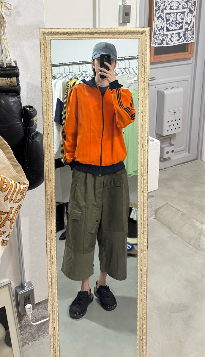 @_9watelives のオーダー、他の人買わないで 誰かこのadidas買ってくれ