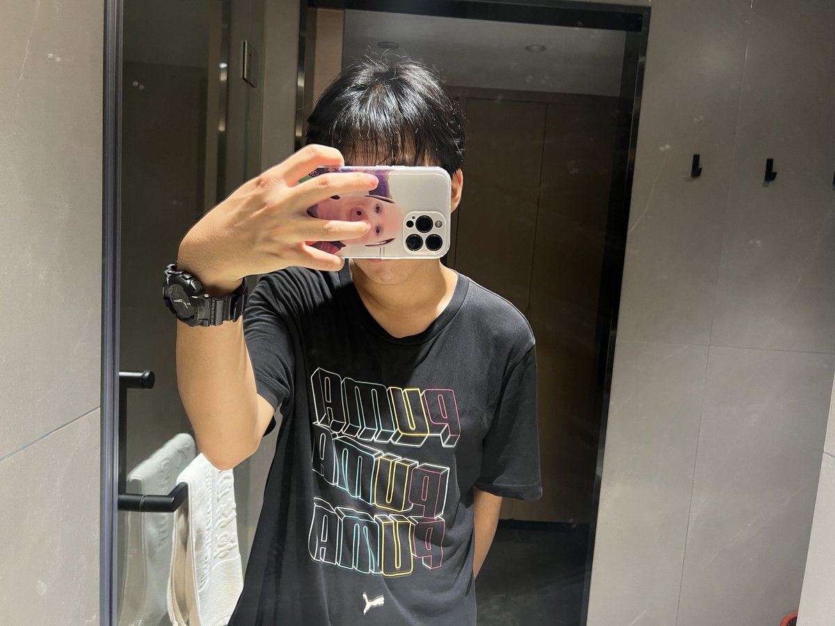 YOY_01's tweet photo. 刚刚起床
#男高 https://t.co/SSp9Im9Cjd
