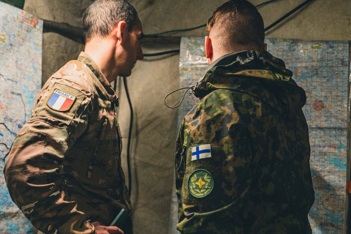 CEMAT_FR's tweet photo. Exercice Northern Star en Finlande.

Pendant trois mois, les détachements français se sont entraînés en environnement arctique aux côtés des forces finlandaises, dans des conditions climatiques extrêmes.

Ces manœuvres conjointes illustrent l’interopérabilité croissante entre les deux armées et la capacité de l’@armeedeTerre à combattre sur le flanc nord de l’OTAN.