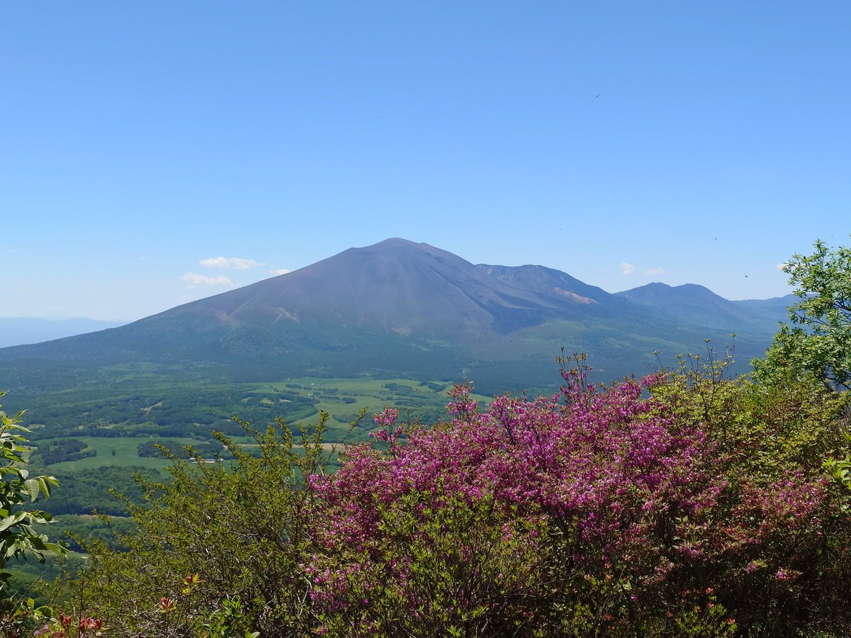 kaseiso's tweet photo. 浅間隠山・鼻曲山登山から下山しました
浅間山がとてもよく見えた https://t.co/DBqN98zYGw