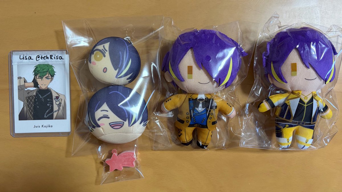 tehRisa's tweet photo. @uru01125 再度失礼致します。
お譲り可能グッズ一度追加させて頂きます。
再度ご検討よろしくお願い致します。 https://t.co/XcRnNaFxwg