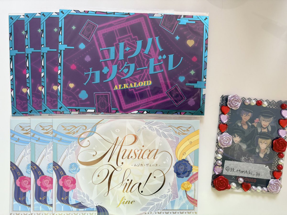 39_otorihiki_39's tweet photo. 【交換】あんスタ コレクション缶バッジ コレ缶 

譲:画像のもの

求:同種薫,紅郎
     異種 零,薫,晃牙,アドニス,紅郎

歌詞カード:Wanderlust Sailing 

お気軽にお声掛けください(⁎ᴗ͈ˬᴗ͈⁎) https://t.co/ZpIwfUfCL9