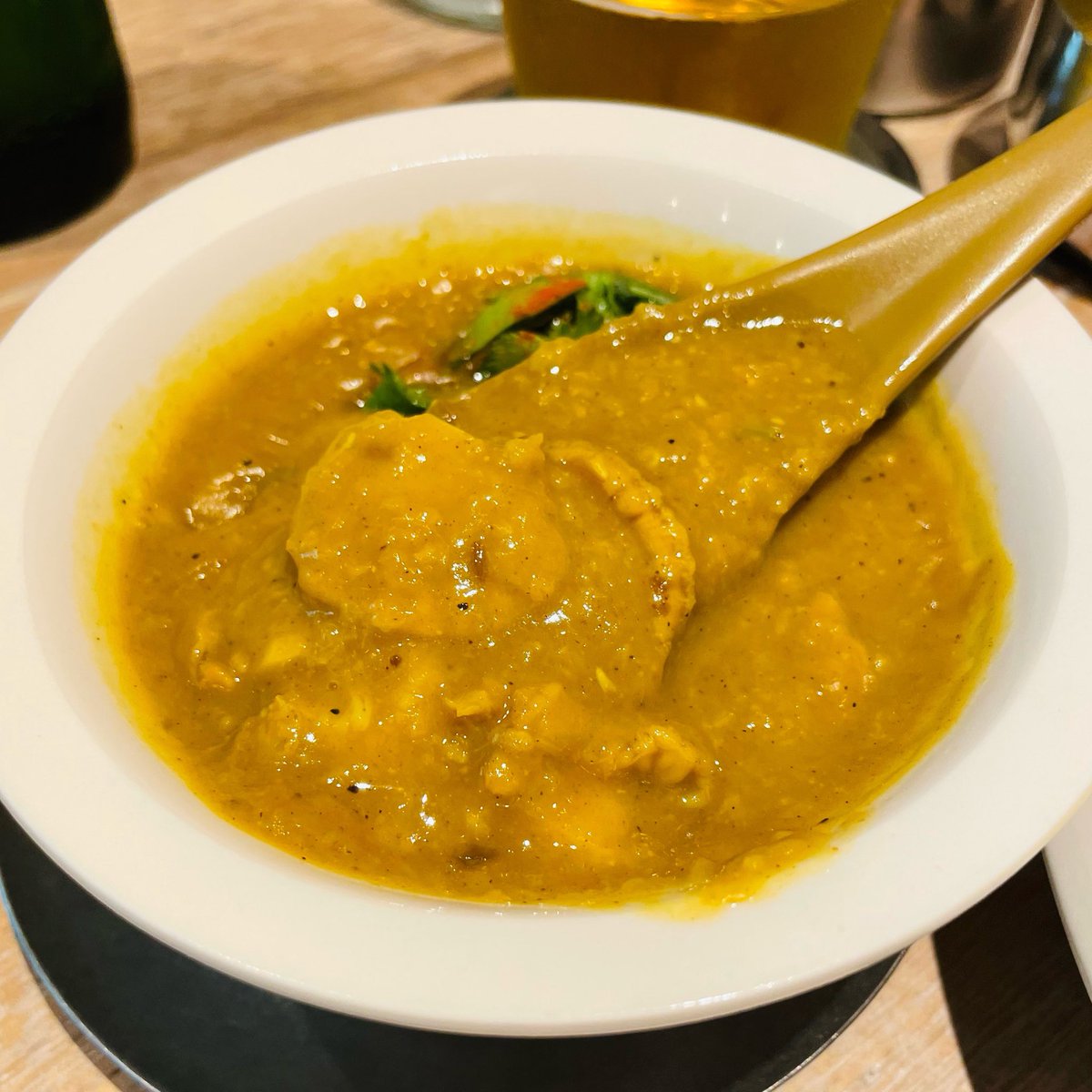 amiami63's tweet photo. 井之頭五郎じゃなくて
井の頭公園🌳近くで仕事終了
午後ビー🍺&amp;カレー🍛
アサリのグリーンカレーと
ホタテ入り豆のポタージュ😋
#pwang https://t.co/GqOlB2orMC