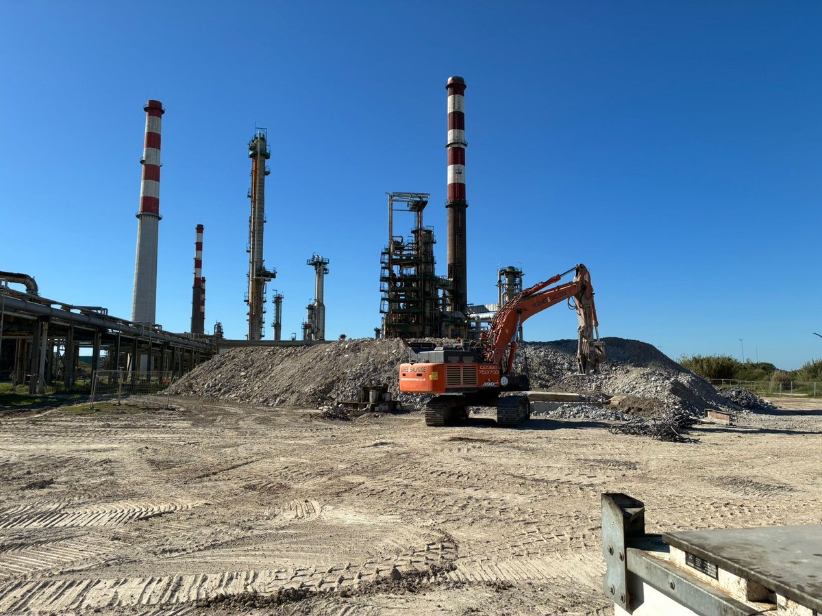 Hughes_Salvidge's tweet photo. This is an exciting time for the business, as our reputation is now globally recognised, leading to further, technically challenging project opportunities in Europe and beyond. 

#HSDemo #Demolition #Decommissioning #CompleteSolution https://t.co/wIlK0YbYUz