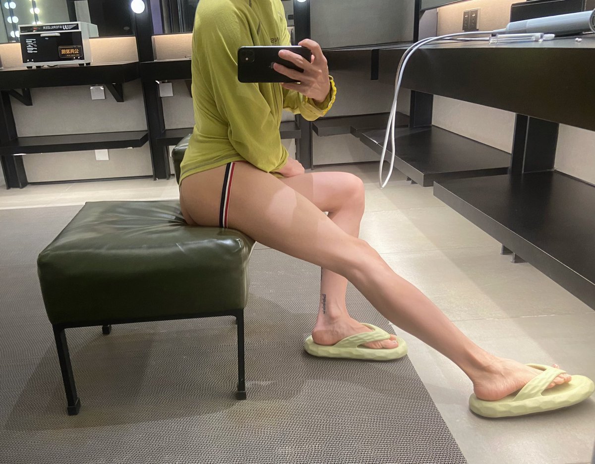 mijinch433581's tweet photo. 游完泳好累啊
#苏州gay #苏州伪娘 #玉足 #0S #舔菊 https://t.co/tOfrsTuKo4