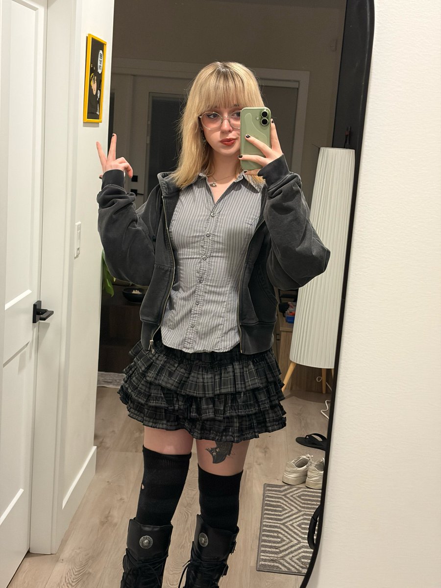 pretty_kiranBoo's tweet photo. Just trying to be the best version of myself ❤️🏳️‍⚧️ https://t.co/IKu83l18ju