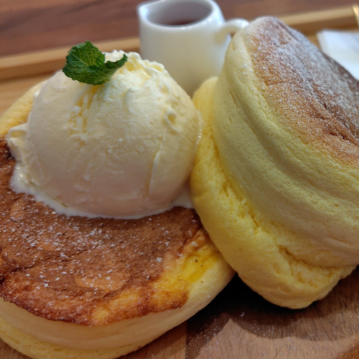 luvbtob2's tweet photo. ようやく食べられた、近所のカフェのスフレパンケーキ
絶品すぎた！ https://t.co/o7jo0BZrGa