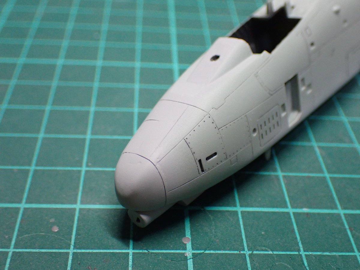 gorimodeler's tweet photo. 機首周辺は段差や凸凹が多かったので、気になる部分にサフを吹いて事前確認。
思ったより悪くなかったです😊
これでモールド修正の1周目が完了。
#軍団26カミナリ祭
#A10A
#72lab https://t.co/2IopOkKJFa