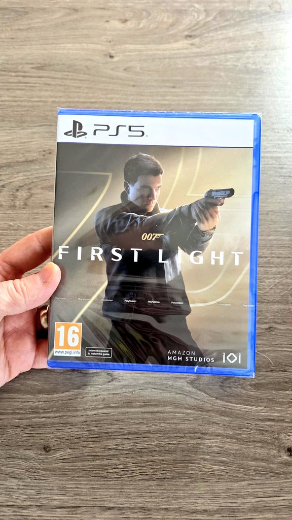 8BitBoyUK's tweet photo. Thanks so much @boomeranggames for my copy of #FirstLight. So grateful 🙏 

Apparently, I'll have to wait my turn as my wife wants to play first 😂

#GiveAwayWinner 🙌 https://t.co/8CV4ALSDKc