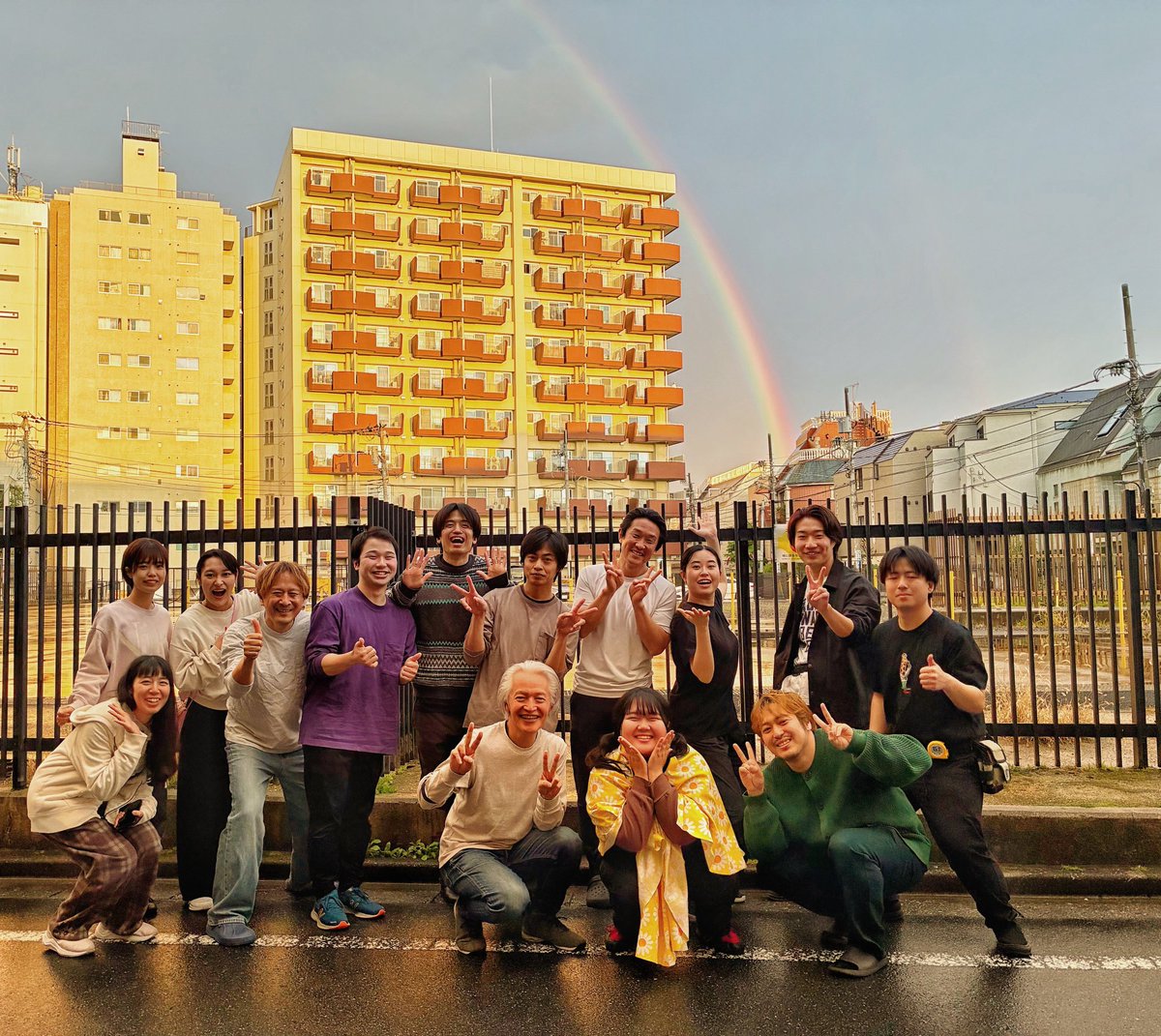 buemon1981's tweet photo. 劇団青年座第265回公演
『#第三の証言』
(10日目•14公演目終演【14時の回】)

本日の14時の回、無事終演致しました！
御来場の皆様ありがとうござました✨

そして…ついに…
残す公演は後1回！！

沢山の方々に支えられここまでやってきました。

千秋楽も皆様の御来場心よりお待ちしております♪ https://t.co/ZNCpvQrnBa