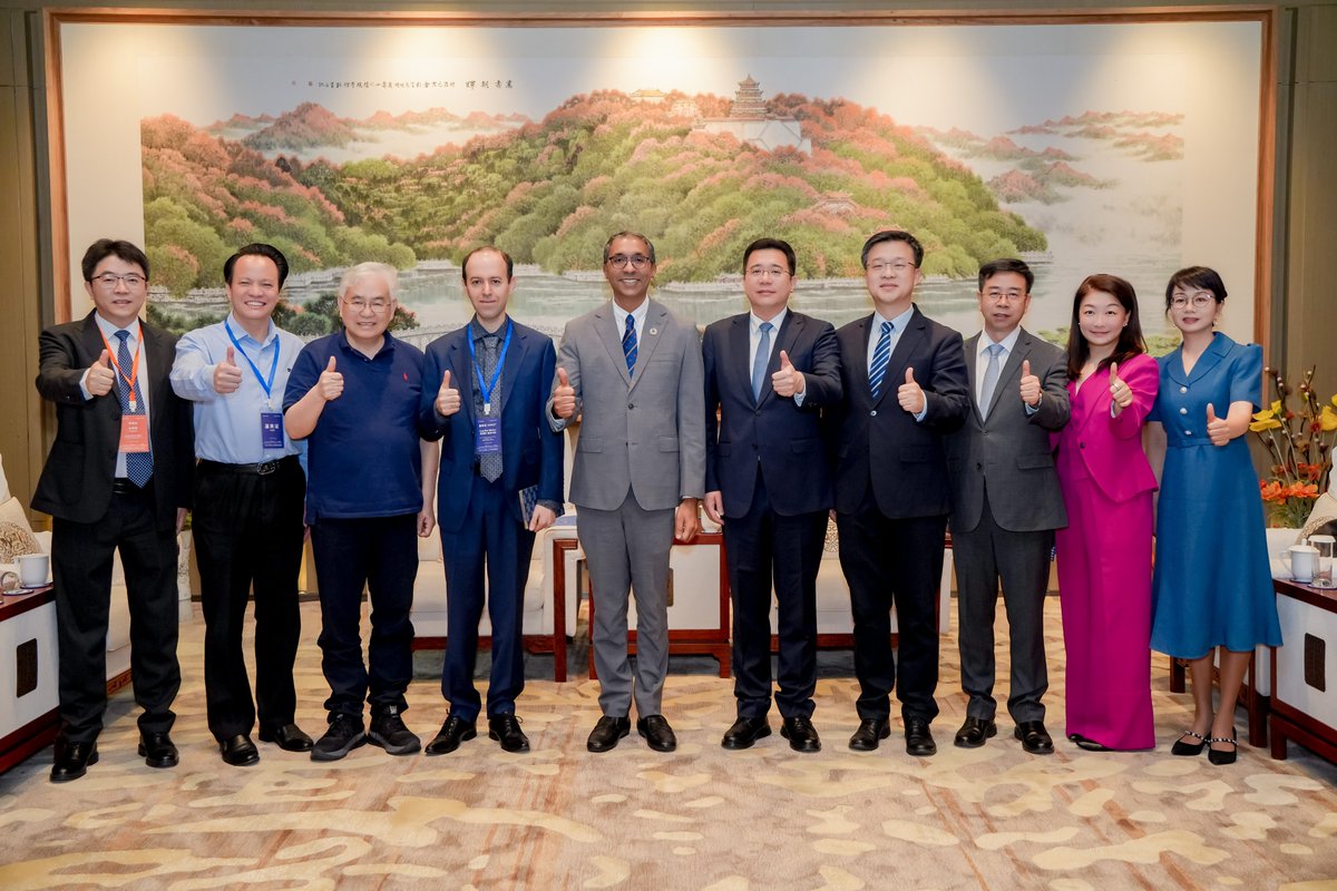 JamesGCGeorge's tweet photo. Pleasure to meet w/ President Ma &amp; Deputy Director-General Gong on sidelines of the Inaugural Forum for AI Young Scientists organised by Renmin University. Excellent discussions on areas for collaboration on frontiers of innovation &amp; responsible AI for #sustainable future. https://t.co/YRkdaRmGM1