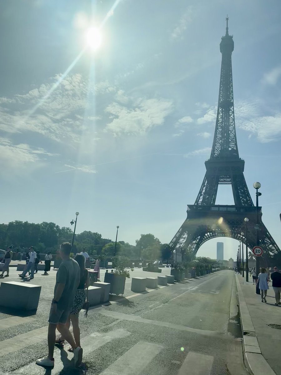 difficiliberte's tweet photo. Paris est magique 😍 https://t.co/KfVUCPgCIB