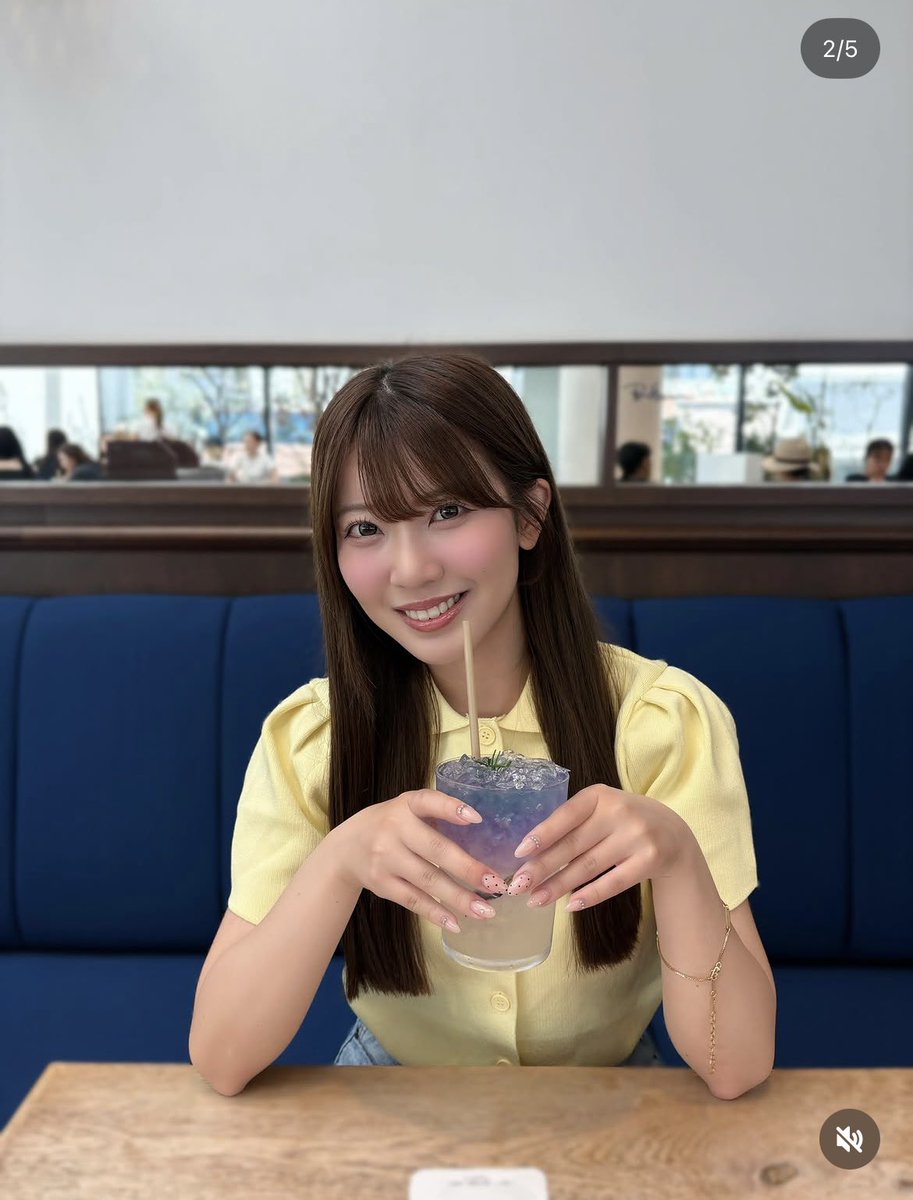 mei_O222_'s tweet photo. 1→2→3→4
聖地巡礼してきたよー💓
偶然同じ席でした(おそらく)!!
#篠原京香 (タグ付けできない😭)
#三宮 #ronhermancafe https://t.co/bwq8q2sLBF