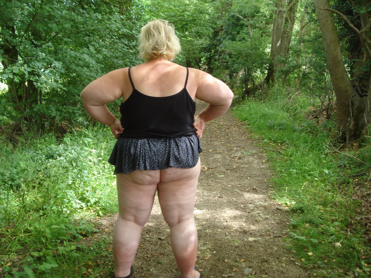 shyplumpmum's tweet photo. Just after this some walkers came round the bend ahead, not sure what they saw but Shys skirt was rolled up and took a few seconds to get back down. #caughtflashing #arseflash #slutwife #exhibitionist #NIP https://t.co/uCikkhDOYa