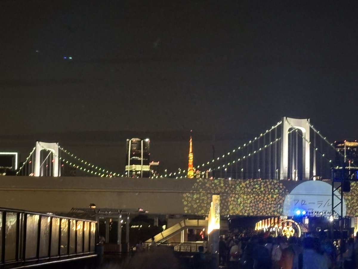 GnchrA's tweet photo. GO Fest 東京お疲れ様でした！
お台場の背景めっちゃカッコいいな
明日はミュウツーレイド頑張ろうかな https://t.co/MrjRAQCiYV