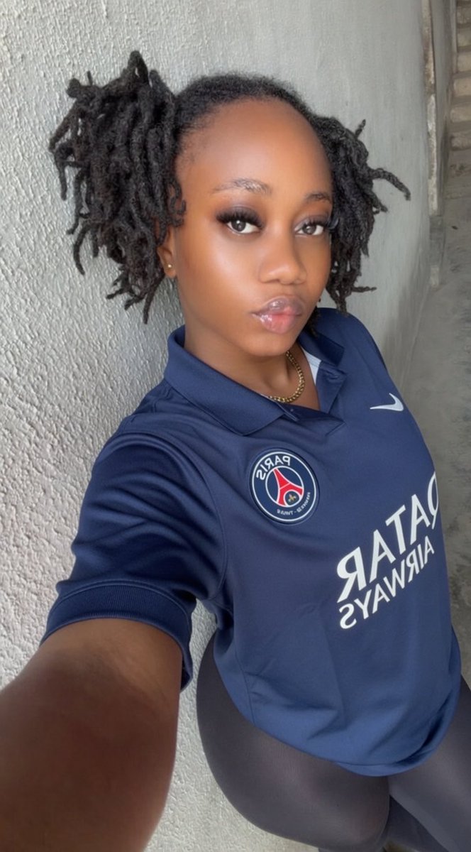 DiianaD___'s tweet photo. I support PSG, Manchester United &amp; Wizkid,  you?🤗 https://t.co/P6DR19AfNE