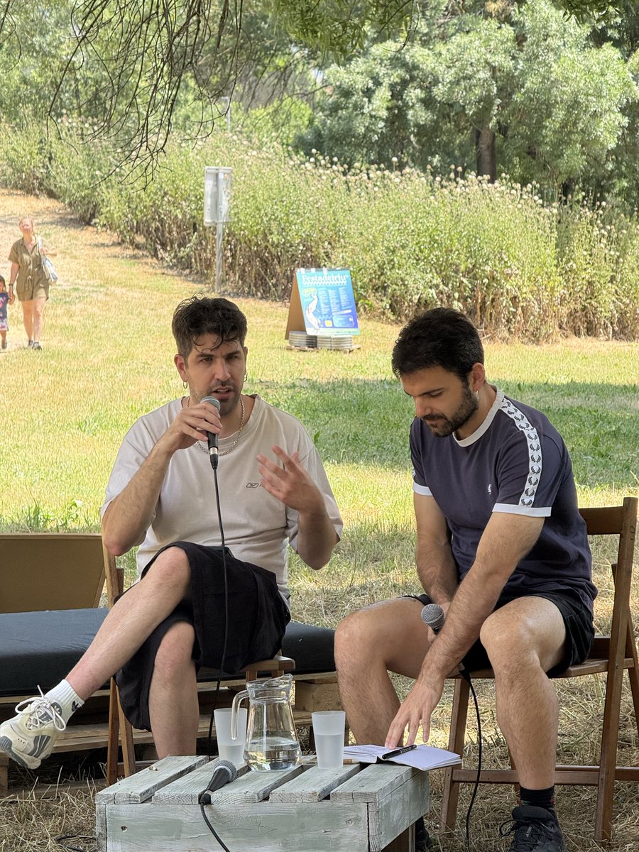 festadelriu's tweet photo. 📲 Parlem amb Cuellilargo sobre els discursos d’odi a xarxes socials i com combatre’ls! 

🌿👉 T’esperem durant tot el dia a La Festa del Riu! https://t.co/slvYfxm2gy