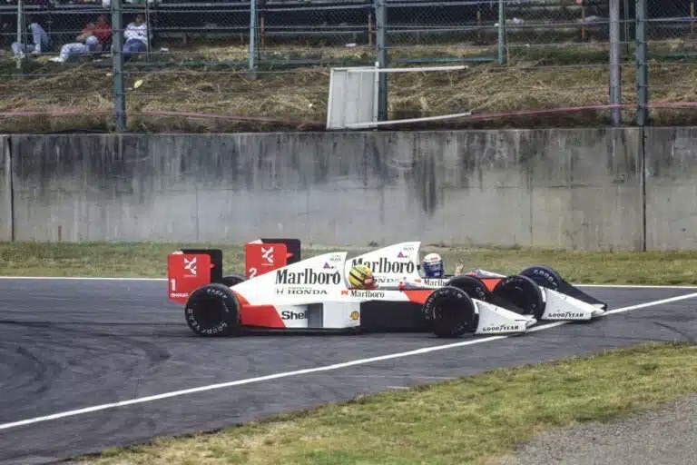 F1_AyrtonSenna's tweet photo. Suzuka 1989. 🇯🇵🔥

Senna vs Prost: The Defining Moment. ⚔️

The 1989 Japanese Grand Prix is one of the most dramatic and controversial races in F1 history.

A collision. A disqualification. A title decided in chaos. 🏁🏆🔥 https://t.co/Zyvi6b6RiM