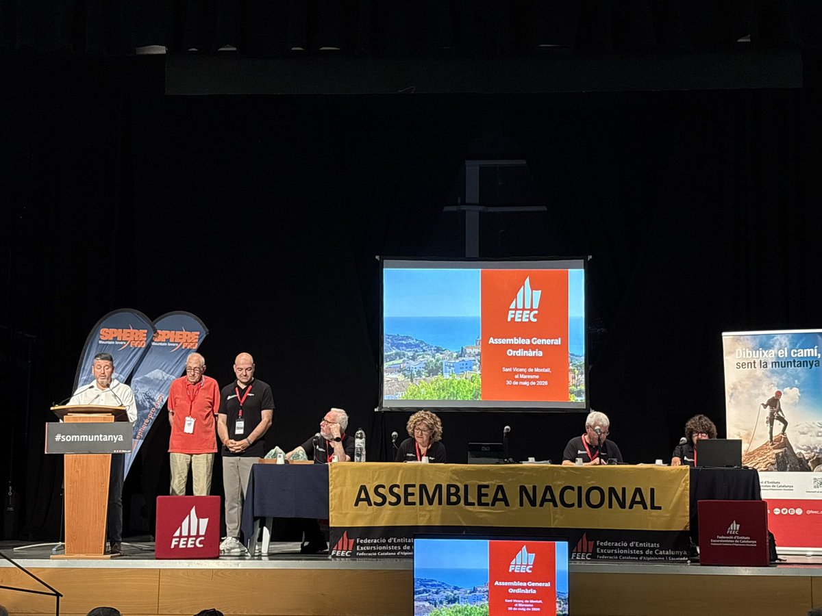 FEEC_cat's tweet photo. Tret de sortida a l’ #agfeec amb la benvinguda per part del president de l’AE Sant Vicenç de Montalt, Francesc Calopa i l’alcalde de Sant Vicenç de Montalt, Javier Sandoval. 

#sentlamuntanya #sommuntanya #somentitats https://t.co/eE1iRMPfeh