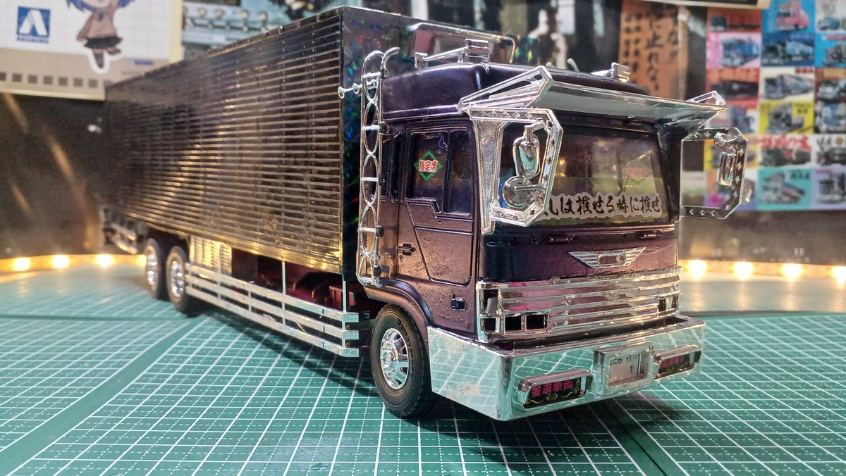 スーパードルフィン プロフィア デコトラプラモデル 久しぶりにオリジナルでデコトラ作ってます🚚🌟プロフィアのキャビンに