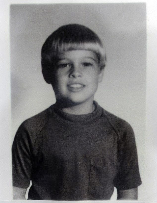 FriendsBrad's tweet photo. Brad Pitt 
Young Brad Pitt https://t.co/159v0K8sBV