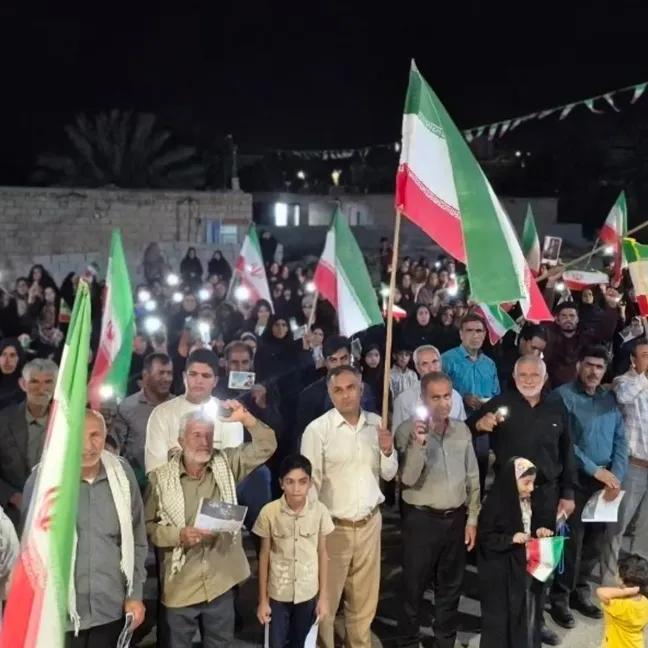 banooypaeiz's tweet photo. این مردم هرشب برای نشان دادن اقتدار انقلاب اسلامی به خیابانها می آیند این معنی مبعوث شدن است 

#خیابان_ایران
#IranianOnIt https://t.co/IRtoe65FUx