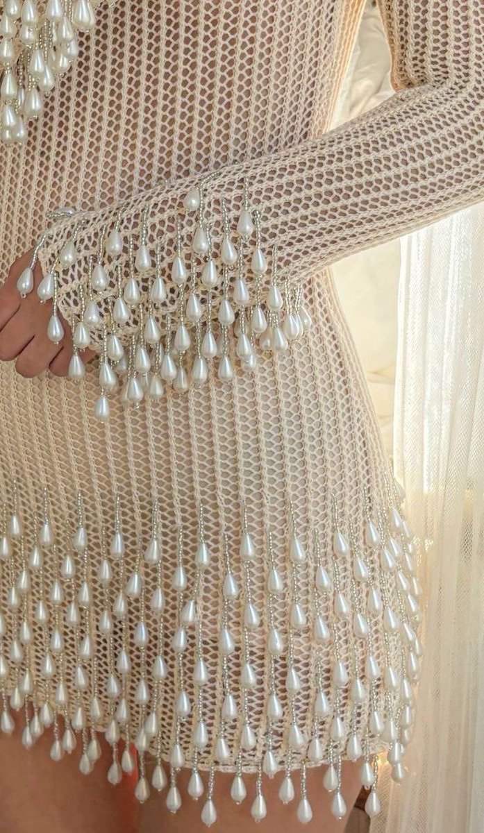 _littlegroves's tweet photo. cute dress 🤍 https://t.co/nhWsf0Xgxv