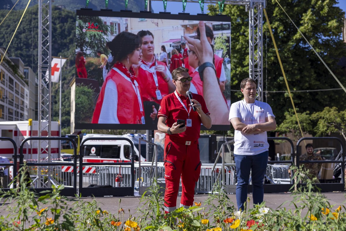 crocerossa's tweet photo. Bolzano: ci siamo!
È ufficialmente iniziata la finale nazionale delle Olimpiadi di Primo Soccorso della CRI.

I protagonisti di oggi:
21 squadre regionali
Centinaia di studentesse e studenti pronti a sfidarsi sulle manovre salvavita imparate in questi mesi.

Perché la scuola non è solo teoria, ma il luogo dove si impara a soccorrere e a prendersi cura degli altri.

Un grandissimo in bocca al lupo a tutti i partecipanti!