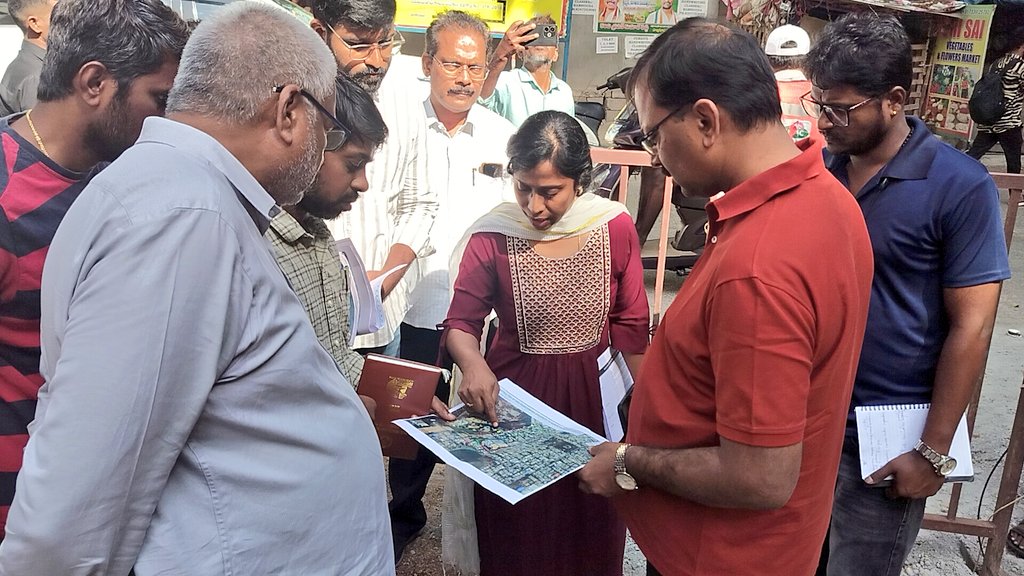 MCMalkajgiri's tweet photo. 🚧 Field Inspection Update | #Uppal Circle

The Commissioner, MMC, inspected Devendranagar Nala and Uppal Nallacheruvu SNDP works, directing immediate action on encroachments, sanitation lapses, and mosquito breeding hotspots.

✅ Enquiry ordered into nala road encroachments
✅ Interacted with Self-Help Group (SHG) members, listened to their concerns, and encouraged active community participation
✅ Intensified anti-larval operations across vulnerable stretches
✅ Immediate clearance of garbage and stricter sanitation monitoring
✅ Notices to be issued for 106 structures obstructing SNDP works
✅ Weekly Friday reviews to ensure timely project execution

Focused action for cleaner neighbourhoods, healthier communities, and faster infrastructure development.

#UrbanDevelopment #Malkajgiri
#Cleancity