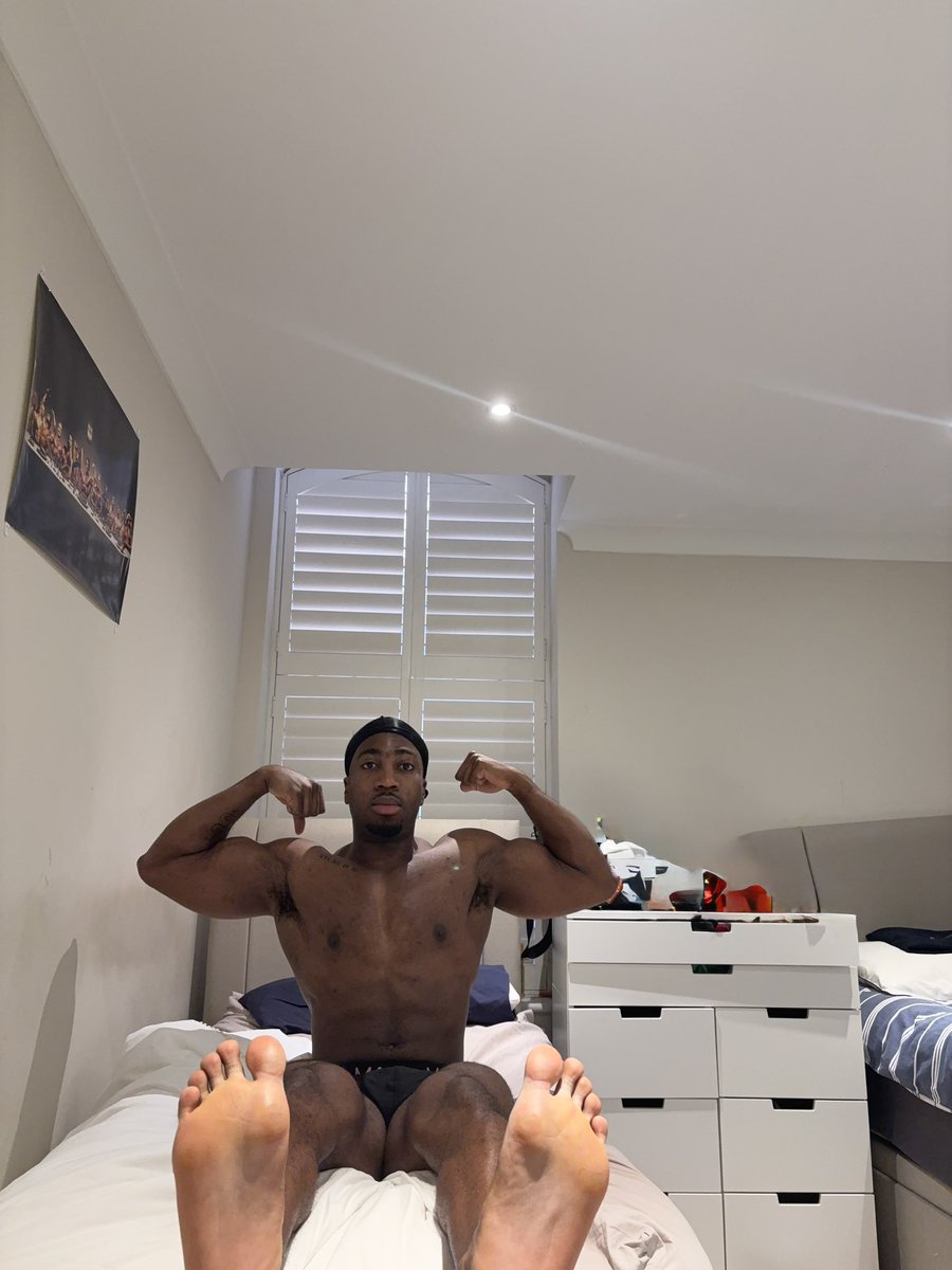 MasterFernand0's tweet photo. Morning betas. I want to see you on those knees dispensing that cash all day no excuses🫵🏽🫰🏽 https://t.co/nopILmyTuP