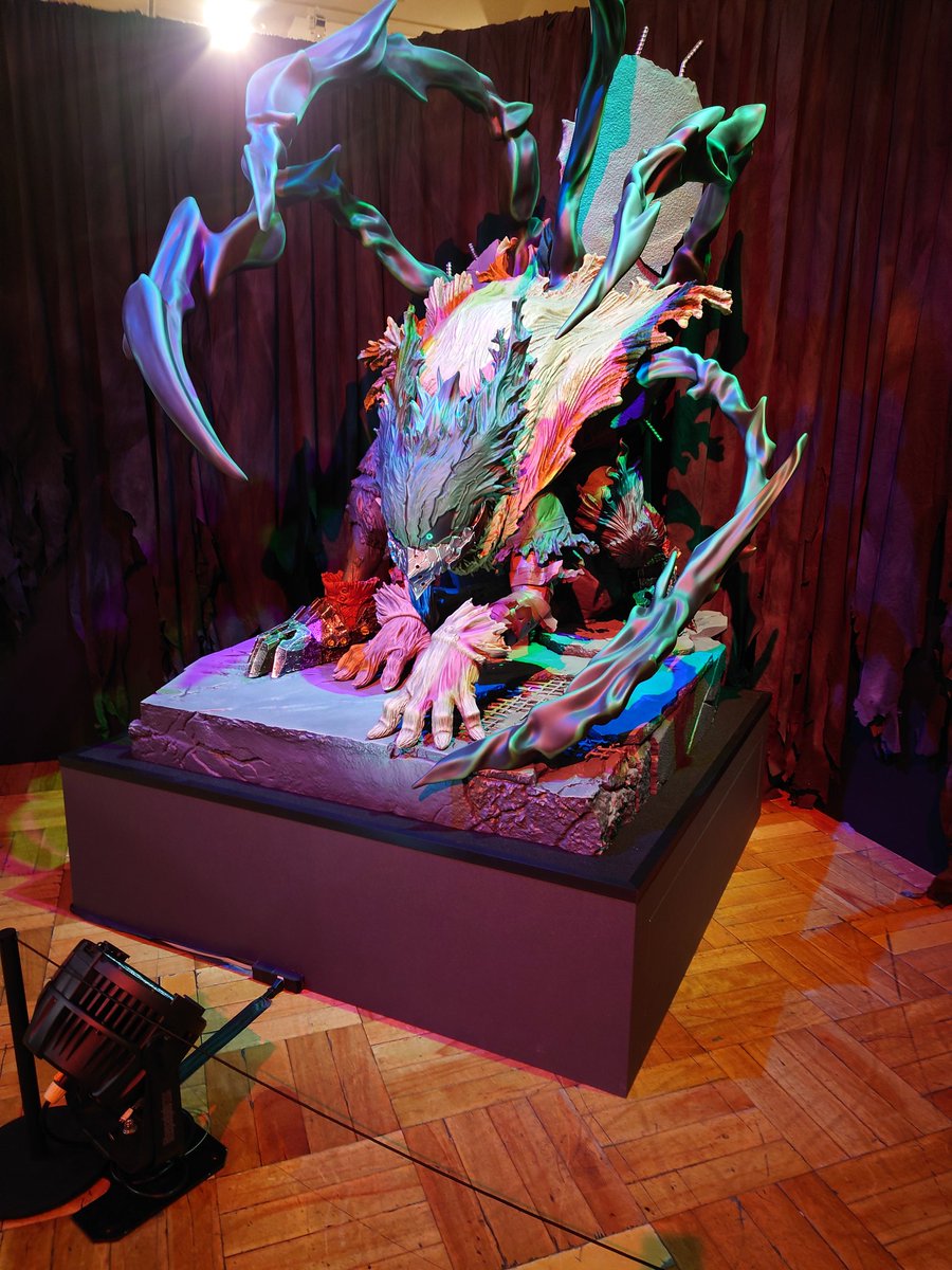 logic23pocket's tweet photo. 少し前にお出かけしてたヒロアカ展
平日狙って行ったけど人多くてびっくりしたわ https://t.co/rbeVqNJOyE