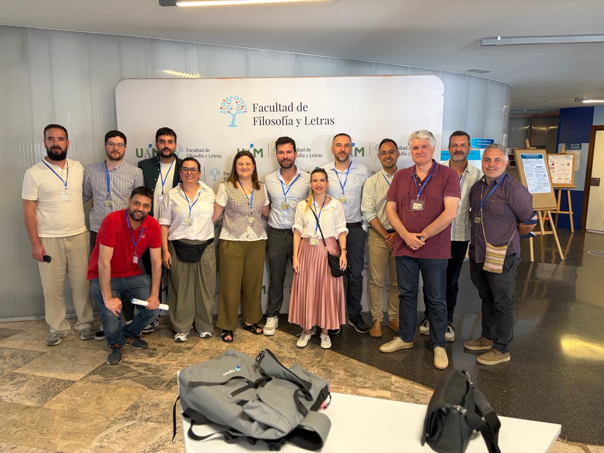 PensaGeoAGE's tweet photo. Terminamos nuestro XII Coloquio, con alegría ( y mucho calor) en la @UAM_Madrid  
Hubo de todo, y todo bueno ... compartimos un momento de la Asamblea y un foto con una representación del Grupo  😍😍
📢 El siguiente Coloquio, el XIII,  en la Universidad de  León 
👏 https://t.co/orudmESkAX